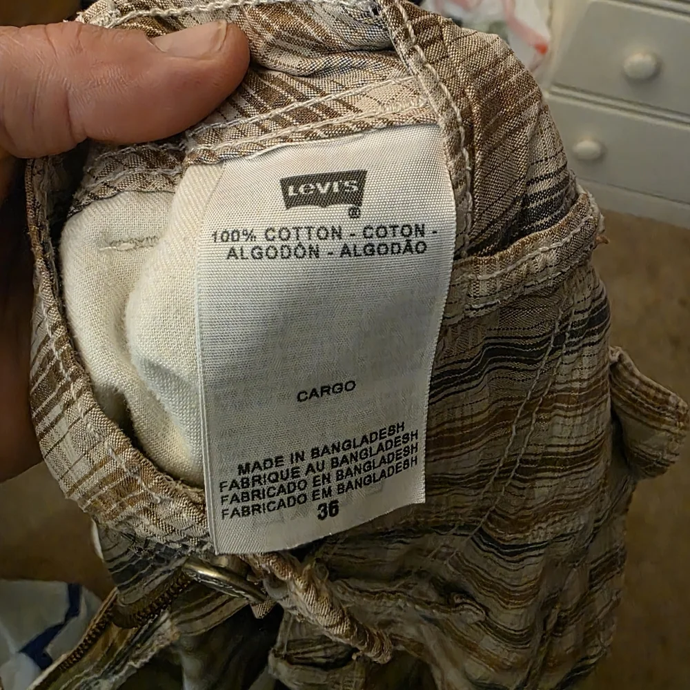 Levi's White Tab Plaid Cargo 100% Cotton Shorts Size 36 - Picture 6 of 9